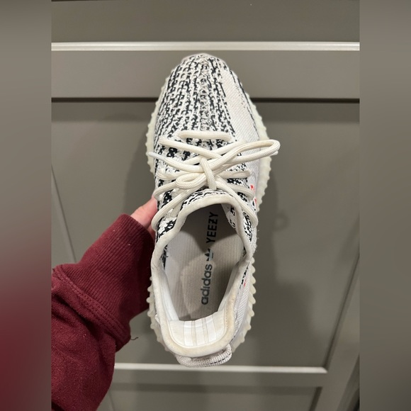 Yeezy Boost 350 V2 \'Zebra\' – Size US 5 M